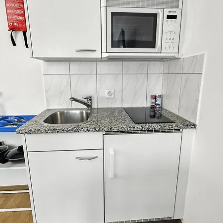 Stylish In Center - Crown 36 Daire Zürih