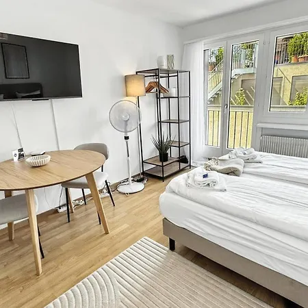 Stylish In Center - Crown 36 * Zürih