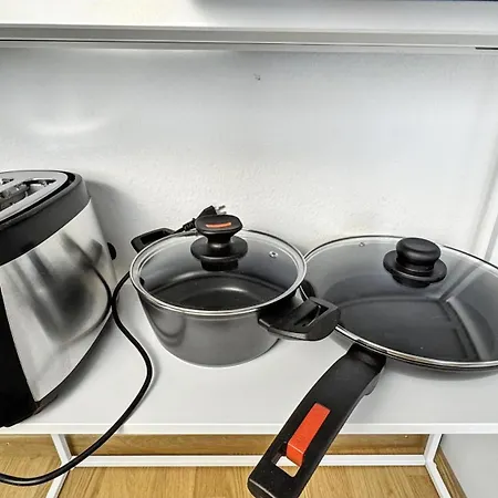 Stylish In Center - Crown 36