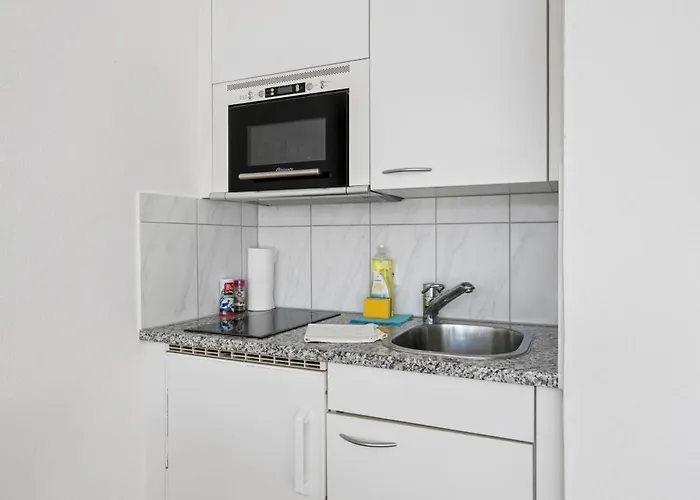 Stylish In Center - Crown 36 * Curych