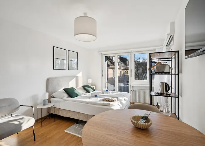 Stylish In Center - Crown 36