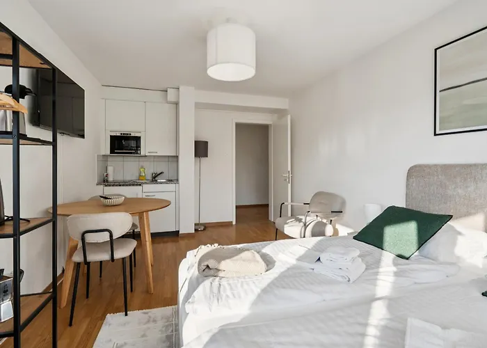 Stylish In Center - Crown 36 Apartmán