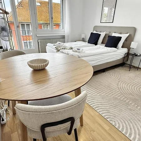 Stylish In Center - Crown 36 Apartman