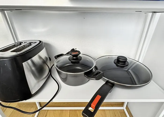 Stylish In Center - Crown 36